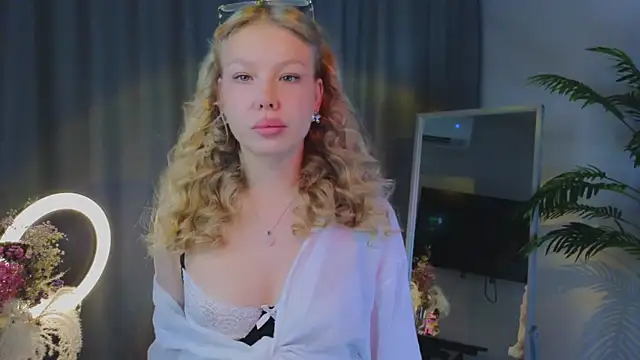 Snapshot of emilyshepar_d chatting on September 2025 02:49:02 AM emilyshepar d online show from September 2025 02:49:02 AM