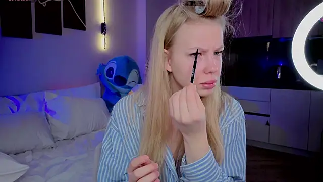 emilyshepar d online show from April 2026 01:39:01 AM