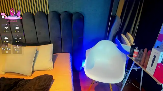 Gina 77 online show from September 2025 12:19:01 PM