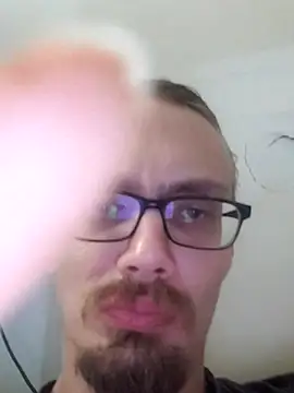 Snapshot of dandonn chatting on February 2025 01:05:02 AM dandonn online show from February 2025 01:05:02 AM