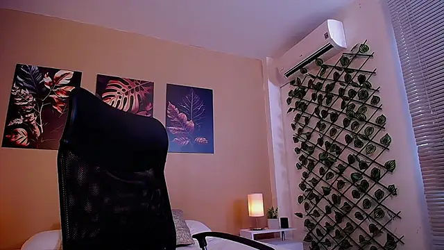 Snapshot of ChristopherBlack_ chatting on November 2025 01:11:02 PM ChristopherBlack online show from November 2025 01:11:02 PM