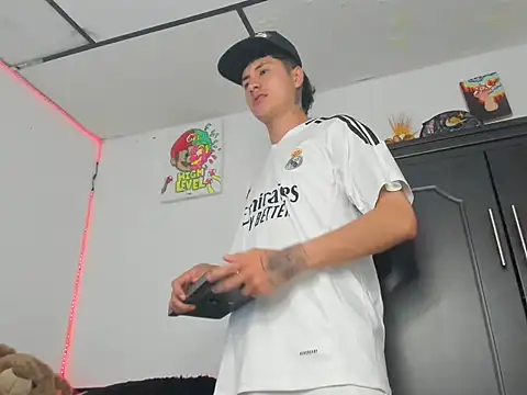 Snapshot of Mateo_Escobar chatting on November 2025 02:35:02 AM Mateo Escobar online show from November 2025 02:35:02 AM