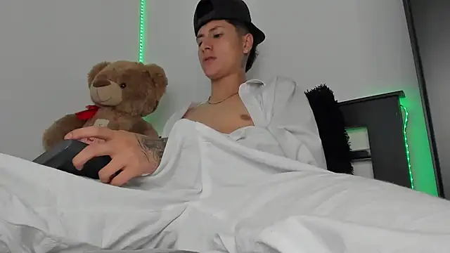 Snapshot of Mateo_Escobar chatting on November 2025 07:52:02 AM Mateo Escobar online show from November 2025 07:52:02 AM