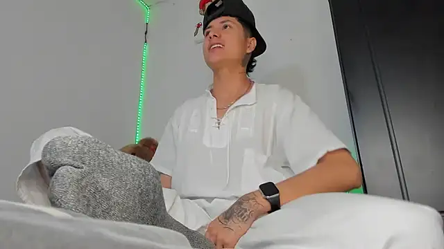 Snapshot of Mateo_Escobar chatting on December 2025 10:30:02 PM Mateo Escobar online show from December 2025 10:30:02 PM