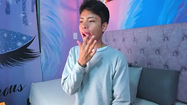 MaxiWildd online show from March 2026 12:55:01 PM