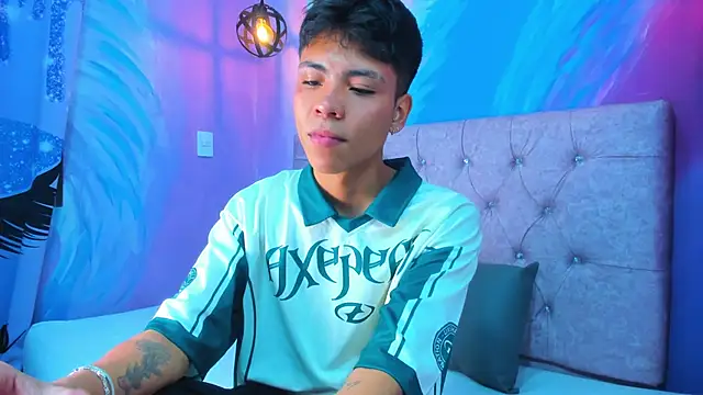 MaxiWildd online show from May 2026 01:19:01 PM