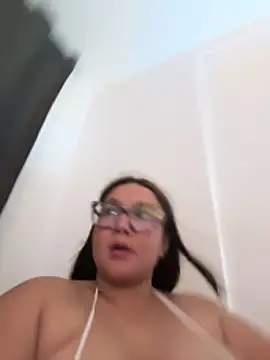 Kyleighc online show from May 2026 12:51:02 AM