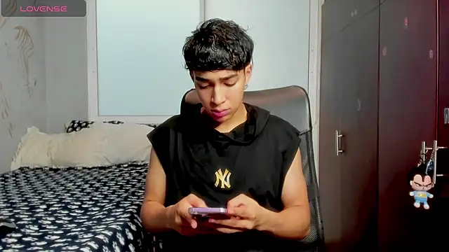 Noxx starkK online show from December 2025 05:07:02 PM