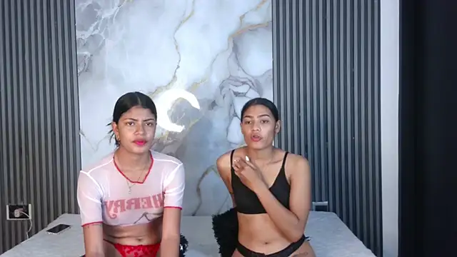 Snapshot of TifanyandLisa chatting on November 2025 08:55:01 PM TifanyandLisa online show from November 2025 08:55:01 PM