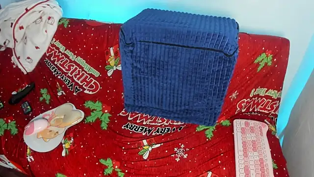 Snapshot of snow_doll chatting on December 2025 11:11:01 PM snow doll online show from December 2025 11:11:01 PM