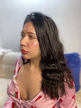 Snapshot of snow_doll chatting on February 2026 05:21:01 PM snow doll online show from February 2026 05:21:01 PM