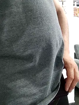 Bradd 32 online show from September 2025 02:37:01 AM