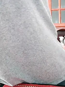 Bradd 32 online show from October 2025 04:57:01 PM