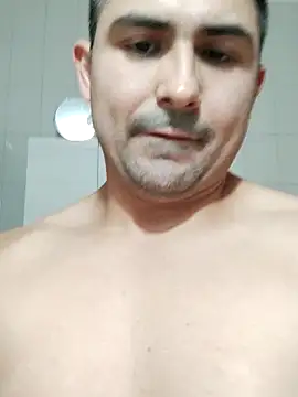 Bradd 32 online show from April 2026 10:54:02 PM