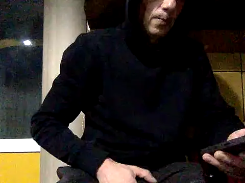 Snapshot of adiluci1 chatting on December 2025 06:04:02 PM adiluci1 online show from December 2025 06:04:02 PM