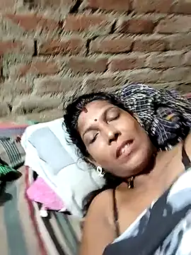 Snapshot of Savita992 chatting on September 2025 05:25:01 PM Savita992 online show from September 2025 05:25:01 PM