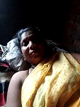 Snapshot of Savita992 chatting on September 2025 06:05:02 AM Savita992 online show from September 2025 06:05:02 AM