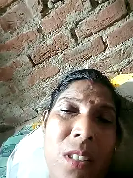 Snapshot of Savita992 chatting on September 2025 07:06:02 PM Savita992 online show from September 2025 07:06:02 PM