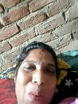 Snapshot of Savita992 chatting on September 2025 10:47:01 PM Savita992 online show from September 2025 10:47:01 PM