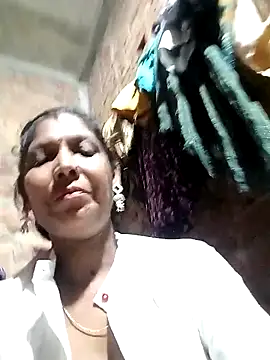 Snapshot of Savita992 chatting on October 2025 05:43:02 PM Savita992 online show from October 2025 05:43:02 PM