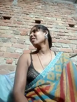 Snapshot of Savita992 chatting on October 2025 10:44:01 PM Savita992 online show from October 2025 10:44:01 PM