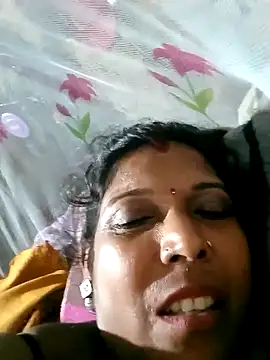 Snapshot of Savita992 chatting on October 2025 10:42:02 PM Savita992 online show from October 2025 10:42:02 PM