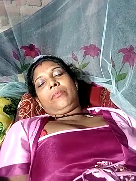 Snapshot of Savita992 chatting on October 2025 09:37:01 PM Savita992 online show from October 2025 09:37:01 PM