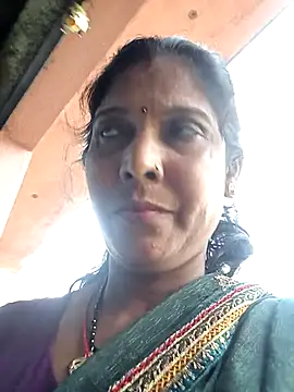 Snapshot of Savita992 chatting on November 2025 09:08:01 AM Savita992 online show from November 2025 09:08:01 AM