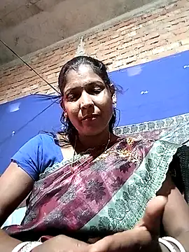 Snapshot of Savita992 chatting on November 2025 05:52:01 AM Savita992 online show from November 2025 05:52:01 AM