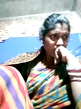 Snapshot of Savita992 chatting on November 2025 11:47:02 PM Savita992 online show from November 2025 11:47:02 PM