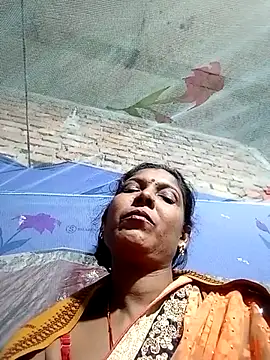 Snapshot of Savita992 chatting on November 2025 04:35:01 PM Savita992 online show from November 2025 04:35:01 PM