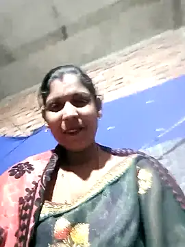 Snapshot of Savita992 chatting on November 2025 07:35:02 PM Savita992 online show from November 2025 07:35:02 PM