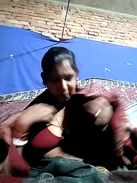 Snapshot of Savita992 chatting on November 2025 06:45:02 PM Savita992 online show from November 2025 06:45:02 PM