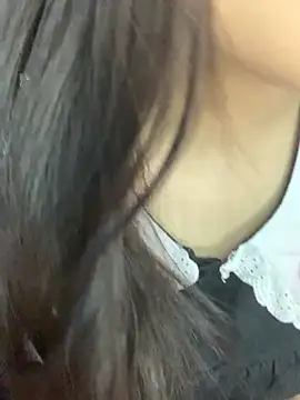 Linhtruong  online show from December 2025 04:40:02 AM