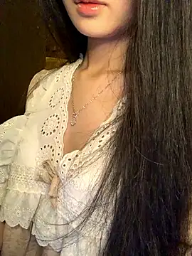 Nhinhi18 online show from April 2026 03:39:01 PM