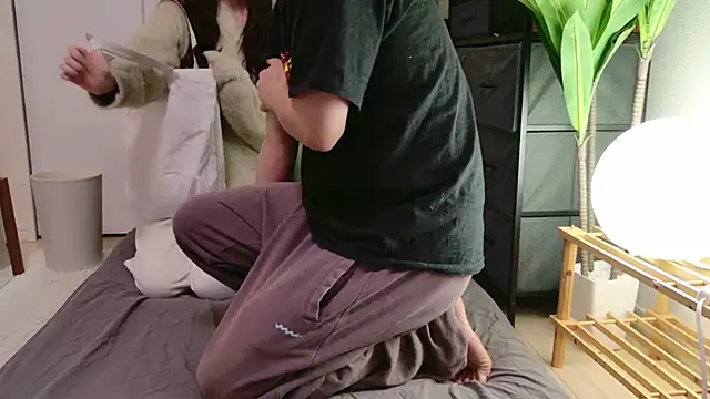 C-4bomb online show from December 2025 09:58:02 AM