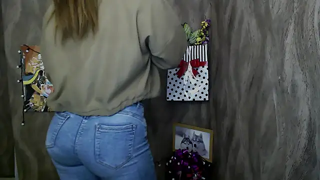 Snapshot of Linda_S_ chatting on October 2025 11:18:02 AM Linda S online show from October 2025 11:18:02 AM