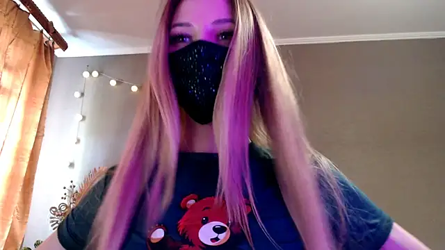 Snapshot of Iris_lave chatting on May 2026 02:24:02 PM Iris lave online show from May 2026 02:24:02 PM