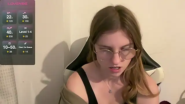 BustyKellyXXX online show from December 2025 08:49:01 PM