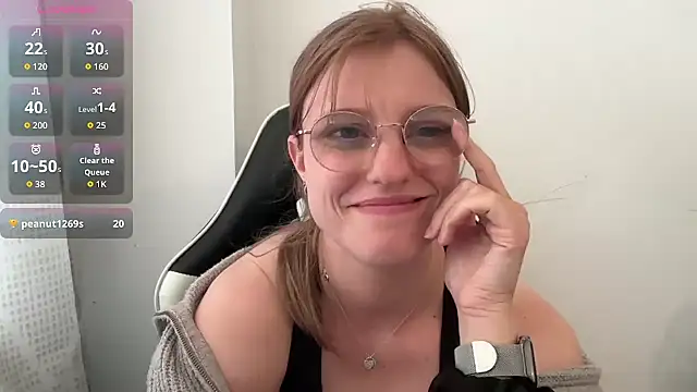 BustyKellyXXX online show from June 2026 03:00:01 PM