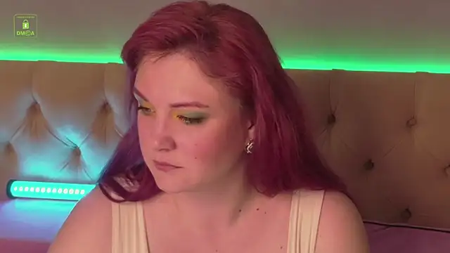 Snapshot of QuincyPines chatting on October 2025 04:27:01 AM QuincyPines online show from October 2025 04:27:01 AM