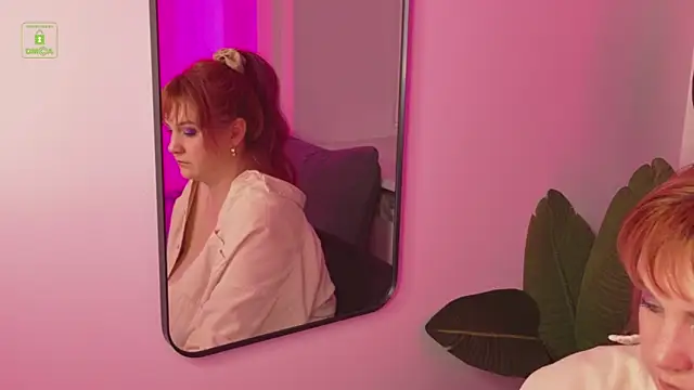 Snapshot of QuincyPines chatting on November 2025 10:25:02 AM QuincyPines online show from November 2025 10:25:02 AM