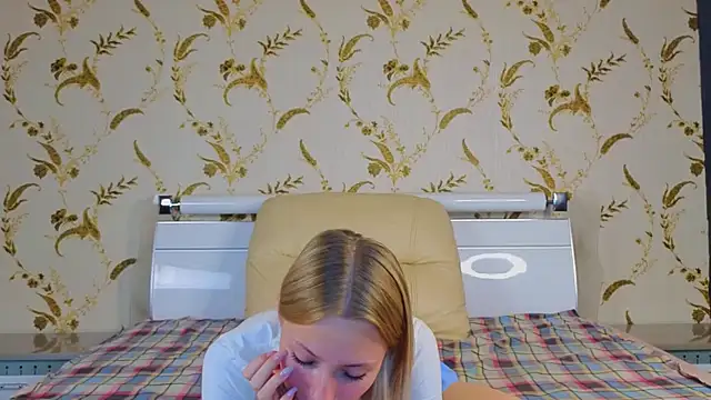 KatieFoulk online show from October 2025 04:42:01 PM