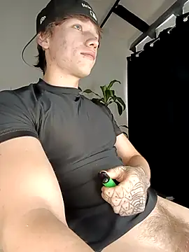 Logan sixxer online show from November 2025 03:36:02 PM