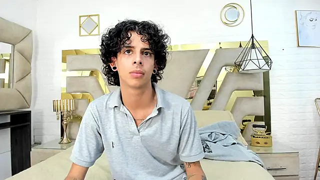 Ibratxandy online show from November 2025 07:13:01 PM