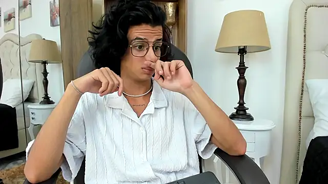 Ibratxandy online show from February 2026 06:59:02 PM