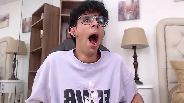 Ibratxandy online show from March 2026 07:50:02 PM