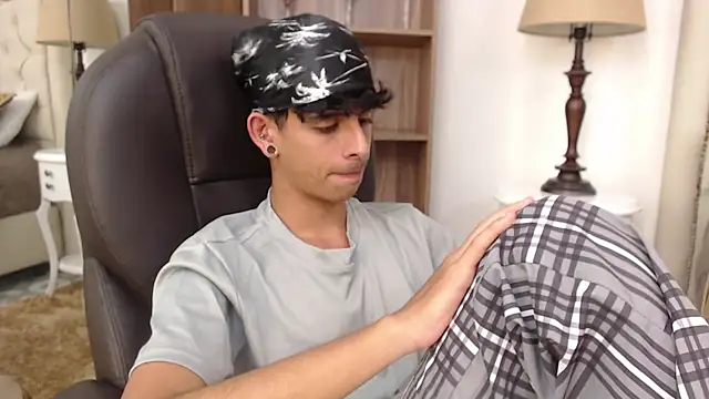 Ibratxandy online show from March 2026 07:19:01 PM