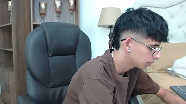 Ibratxandy online show from March 2026 06:51:01 PM