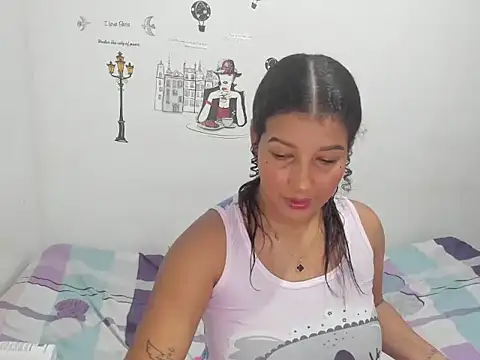 Snapshot of Hellen_scot chatting on November 2025 10:11:02 PM Hellen scot online show from November 2025 10:11:02 PM